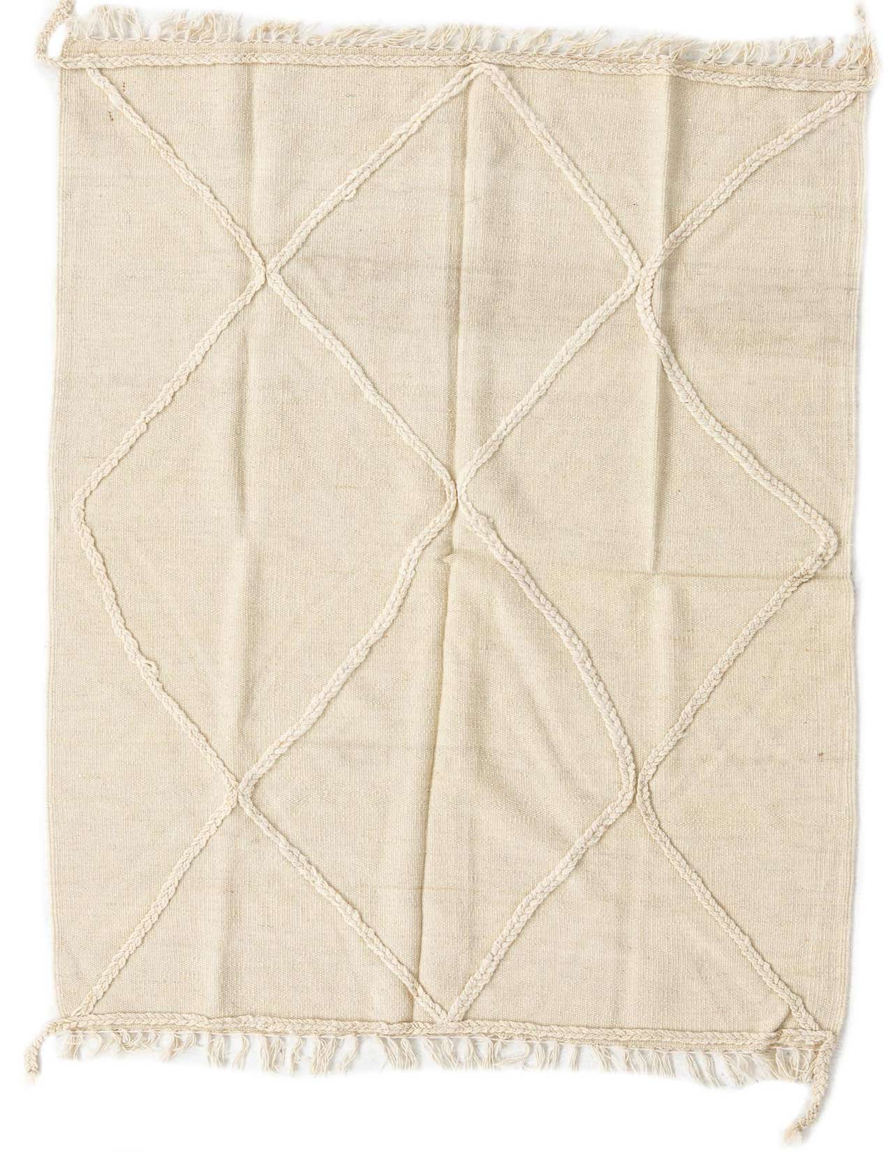 A 3x5 rectangular ivory flatweave wool rug with a raised braided diamond pattern and fringe.