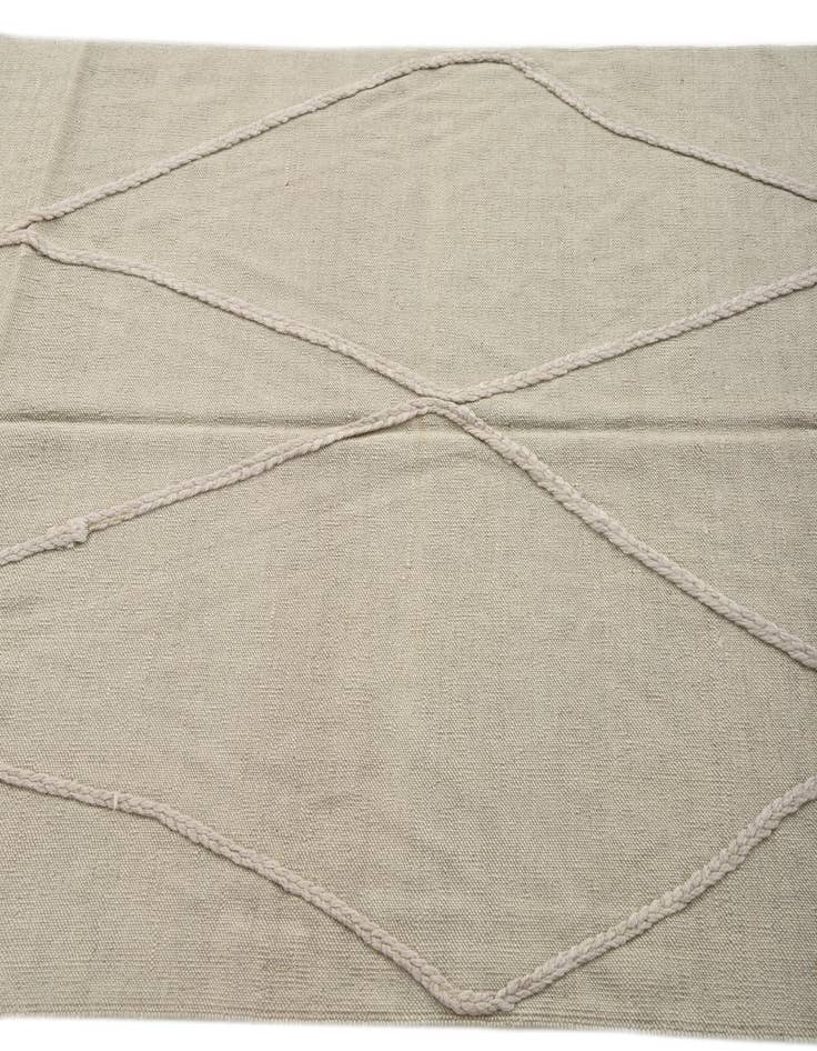 Detail image of  4' 1 x 6'  Hand Woven Kilim Modern Wool Rug