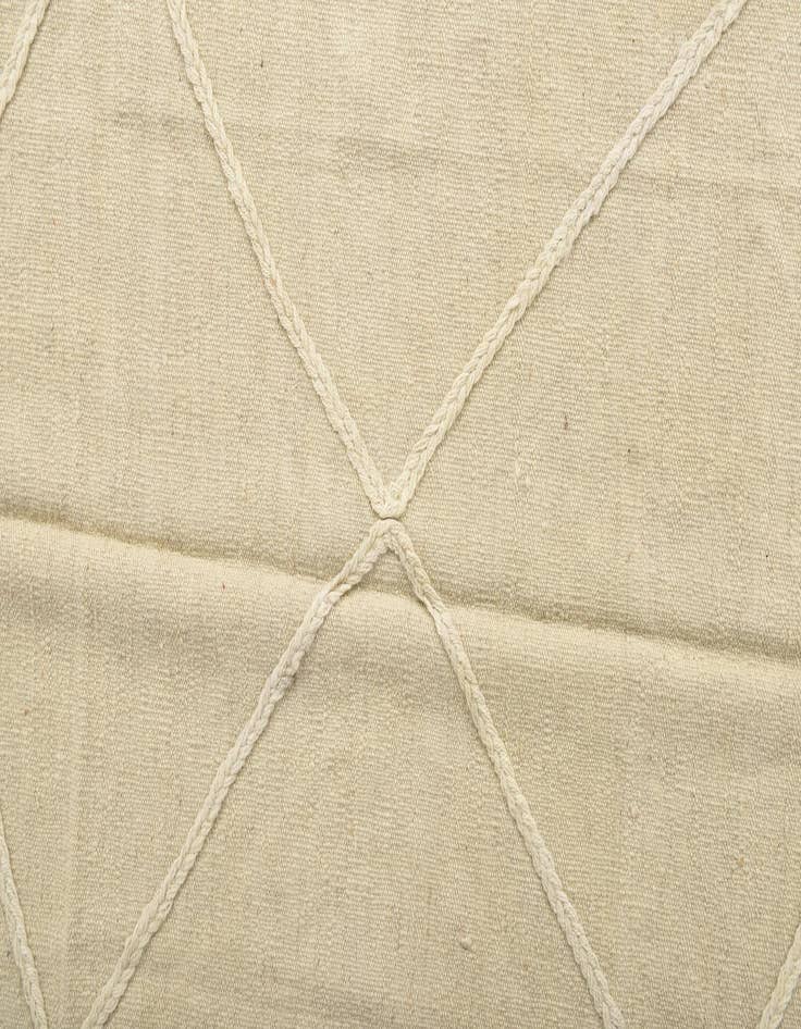 Detail image of  5' 9 x 7' 10  Hand Woven Kilim Modern Wool Rug