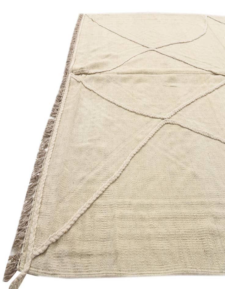 Detail image of  5' 4 x 7' 9  Hand Woven Kilim Modern Wool Rug