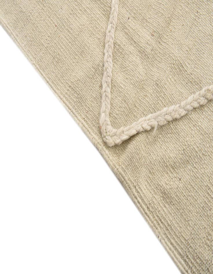 Detail image of  5' 4 x 7' 9  Hand Woven Kilim Modern Wool Rug