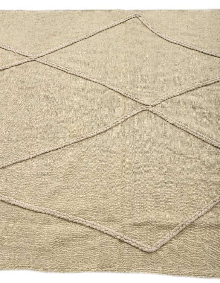 Detail image of  4' 2 x 5' 8  Hand Woven Kilim Modern Wool Rug