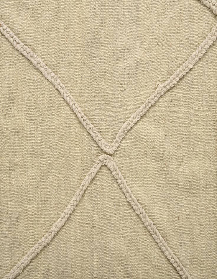 Detail image of  4' 2 x 5' 8  Hand Woven Kilim Modern Wool Rug