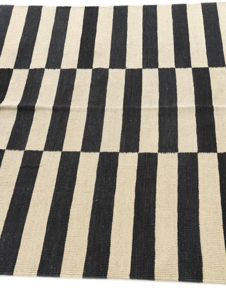 Detail image of  4' 3 x 5' 10  Hand Woven Kilim Modern Wool Rug