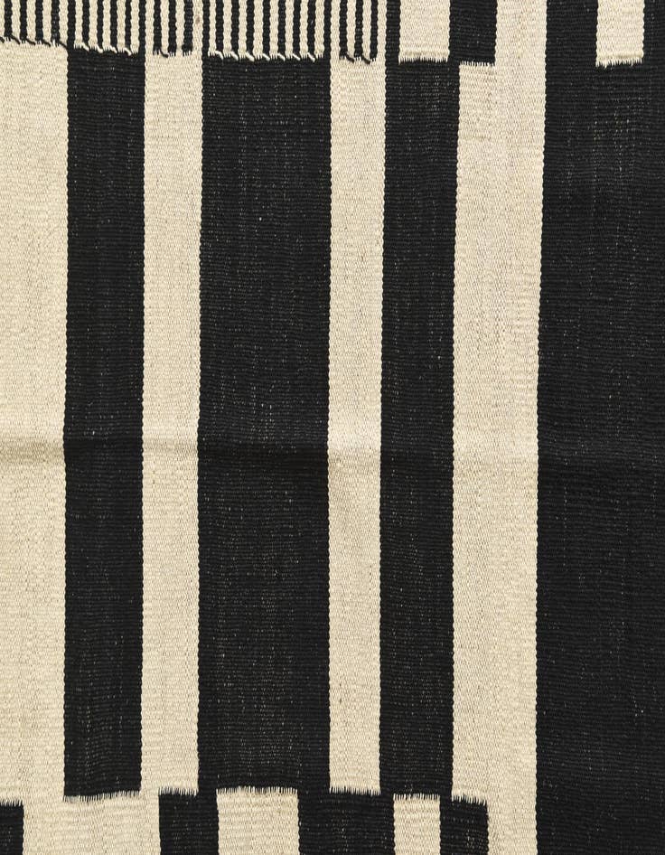 Detail image of  5' 1 x 6' 7  Hand Woven Kilim Modern Wool Rug