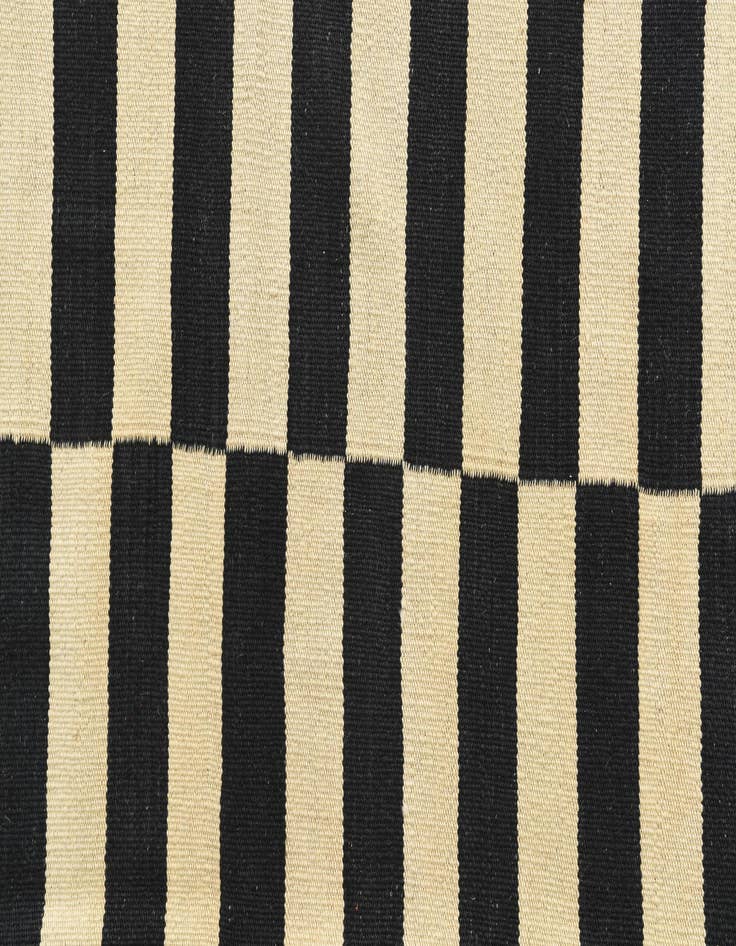 Detail image of  5' 9 x 7' 9  Hand Woven Kilim Modern Wool Rug