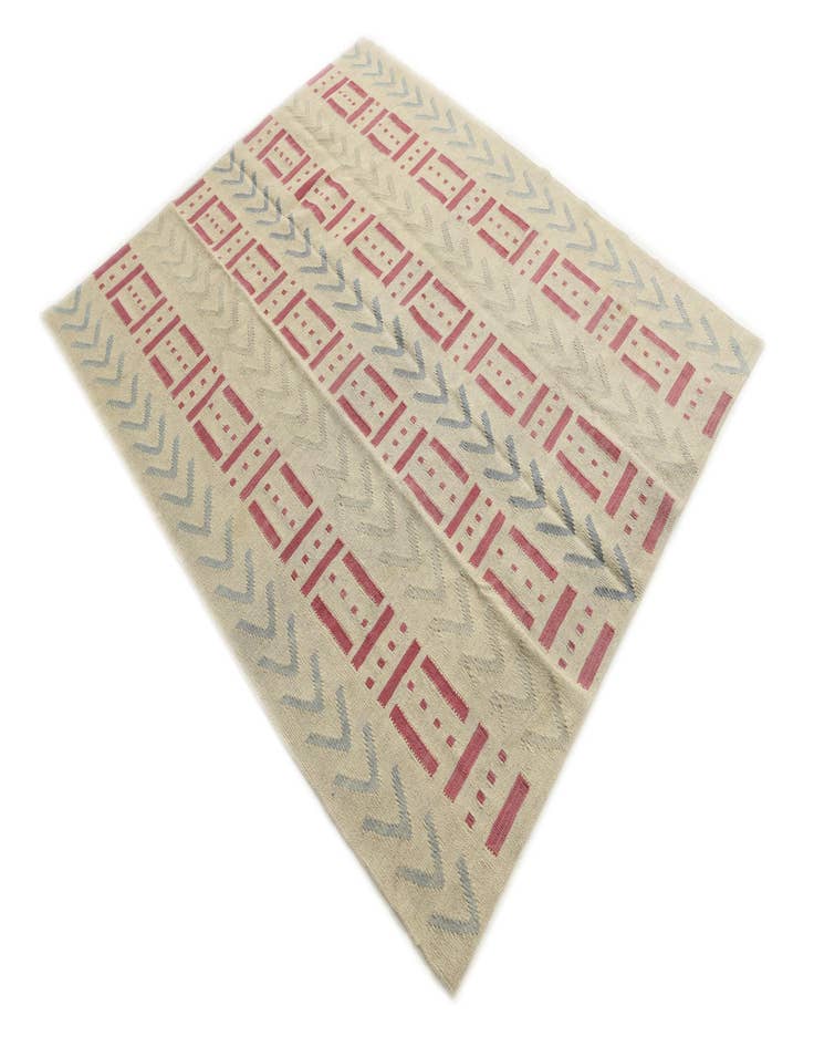 Detail image of  5' 2 x 6' 2  Hand Woven Kilim Modern Wool Rug