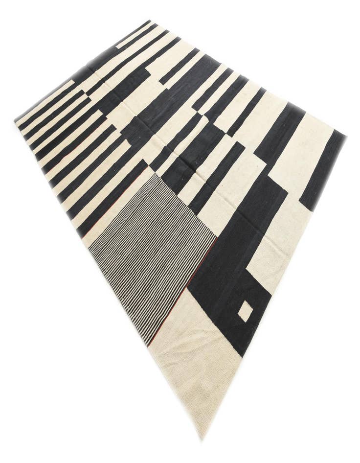 Detail image of  6' 9 x 9' 7  Hand Woven Kilim Modern Wool Rug