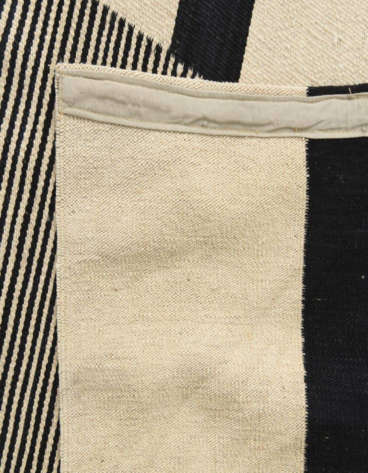 Detail image of  6' 9 x 9' 7  Hand Woven Kilim Modern Wool Rug