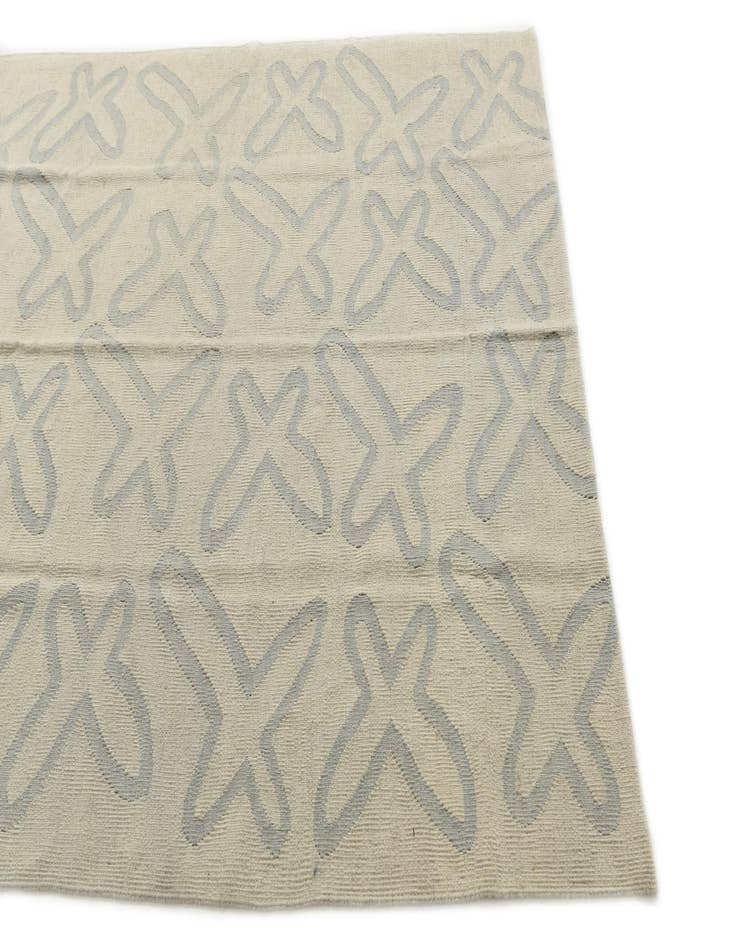 Detail image of  5' 1 x 6' 5  Hand Woven Kilim Modern Wool Rug