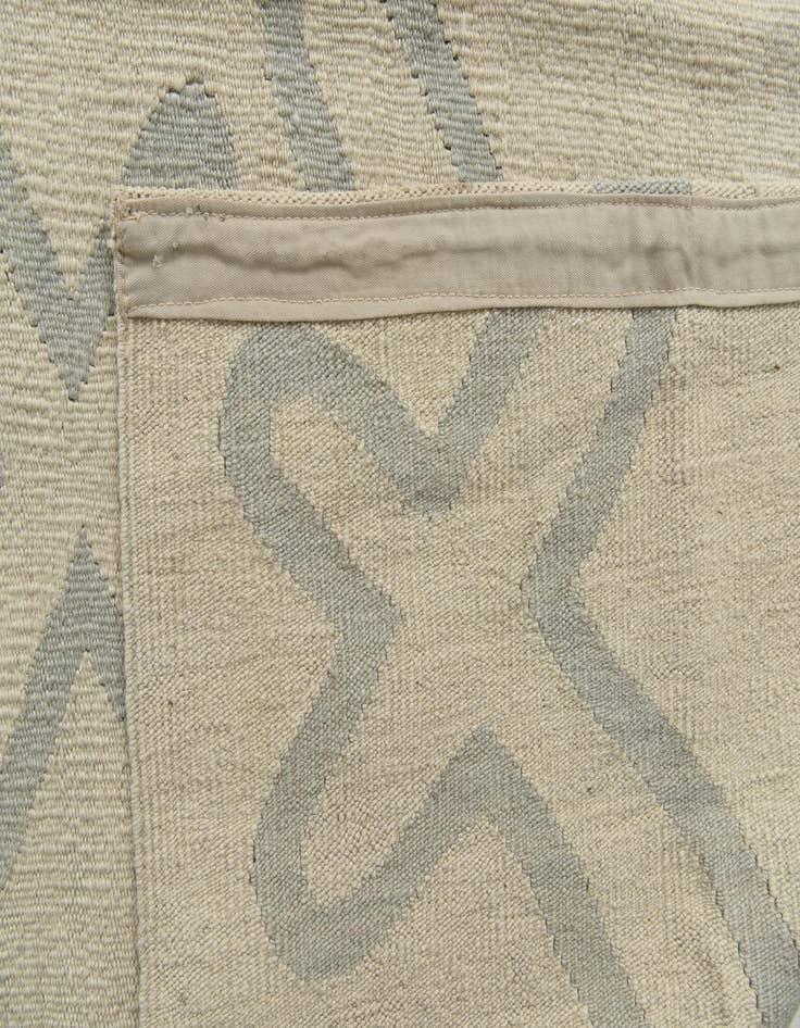 Detail image of  5' 1 x 6' 5  Hand Woven Kilim Modern Wool Rug