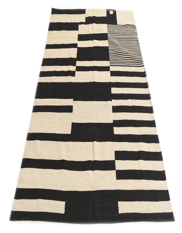 Detail image of  5' x 7'  Hand Woven Kilim Modern Wool Rug