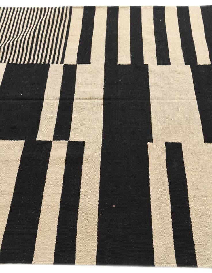 Detail image of  5' x 7'  Hand Woven Kilim Modern Wool Rug