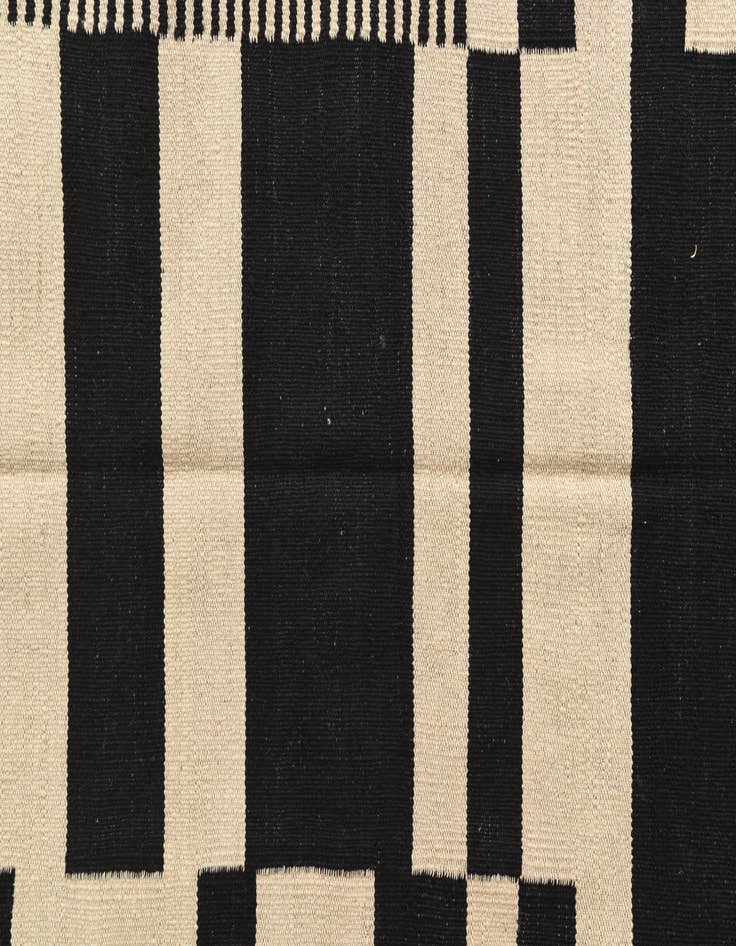 Detail image of  5' x 7'  Hand Woven Kilim Modern Wool Rug