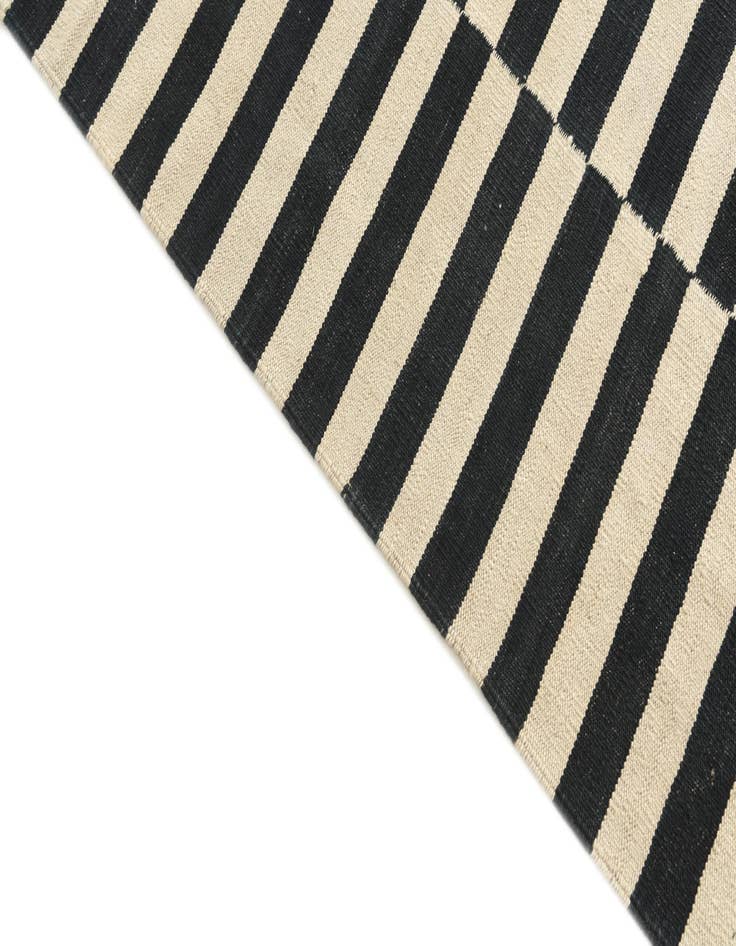 Detail image of  5' x 6' 4  Hand Woven Kilim Modern Wool Rug