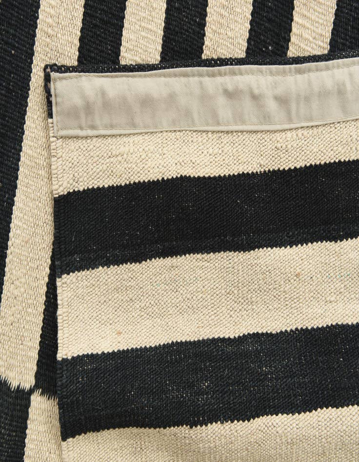 Detail image of  5' x 6' 4  Hand Woven Kilim Modern Wool Rug