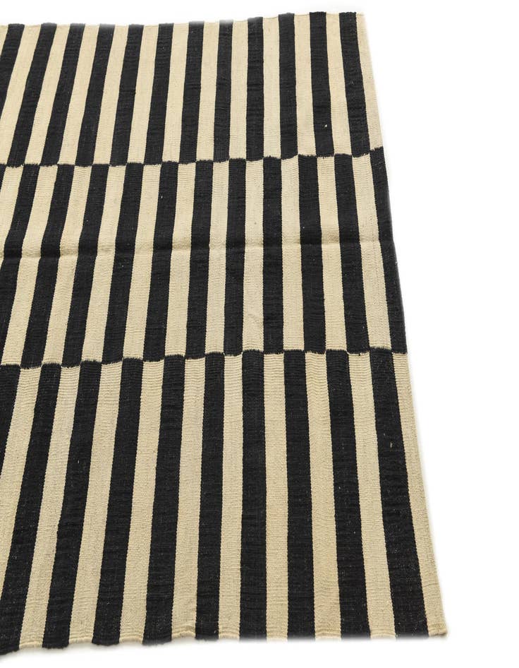 Detail image of  4' 3 x 5' 10  Hand Woven Kilim Modern Wool Rug