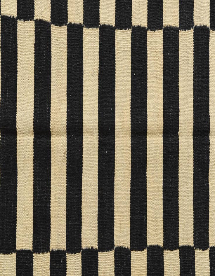 Detail image of  4' 3 x 5' 10  Hand Woven Kilim Modern Wool Rug