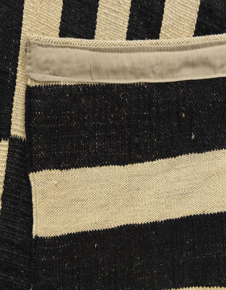 Detail image of  4' 3 x 5' 10  Hand Woven Kilim Modern Wool Rug