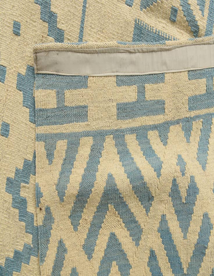 Detail image of  6' 6 x 9' 6  Hand Woven Kilim Modern Wool Rug