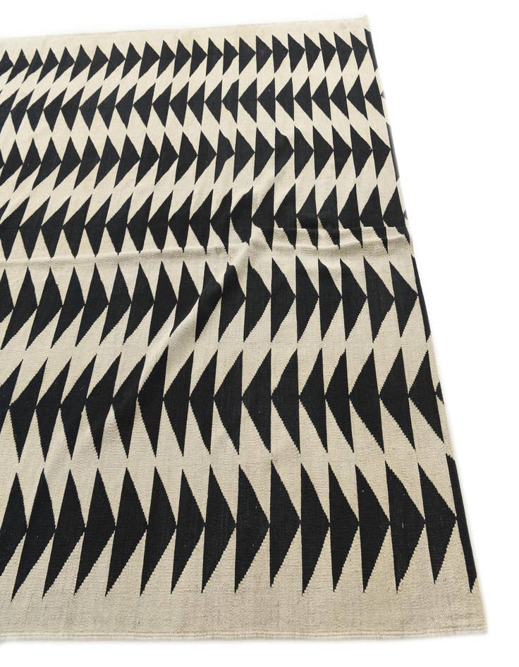 Detail image of  6' 9 x 9' 8  Hand Woven Kilim Modern Wool Rug