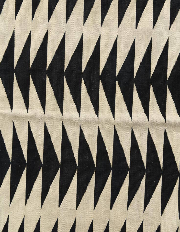 Detail image of  6' 9 x 9' 8  Hand Woven Kilim Modern Wool Rug