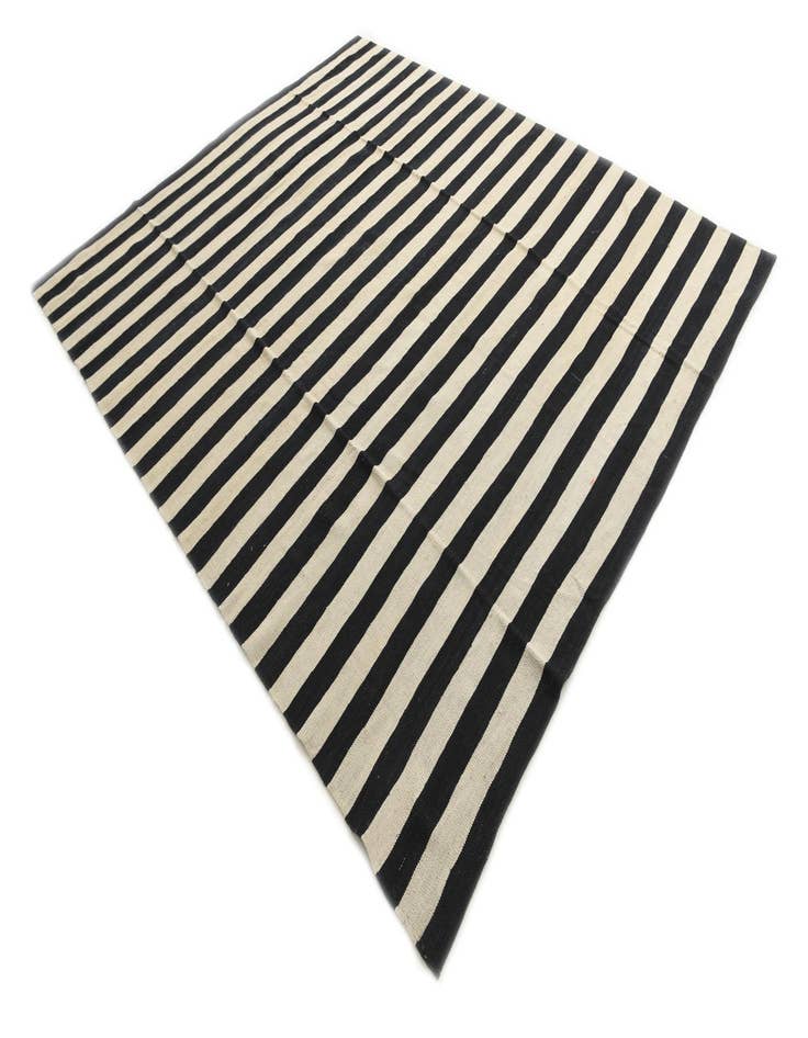 Detail image of  8' 3 x 9' 9  Hand Woven Kilim Modern Wool Rug