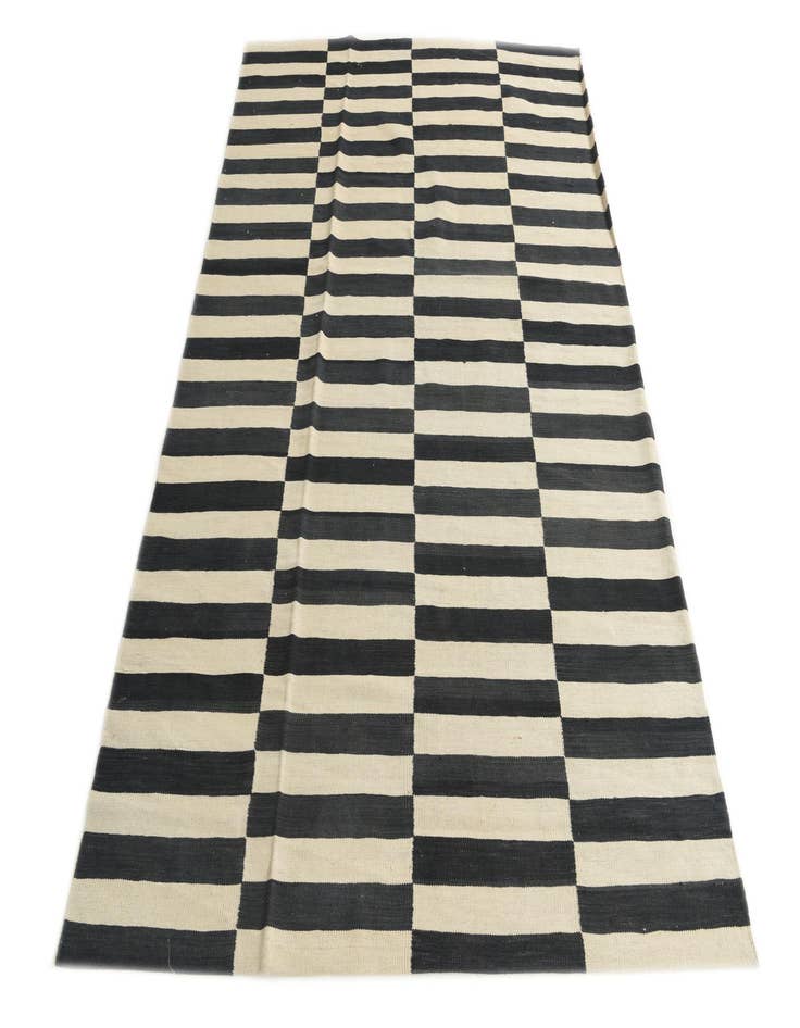 Detail image of  5' 4 x 7' 8  Hand Woven Kilim Modern Wool Rug