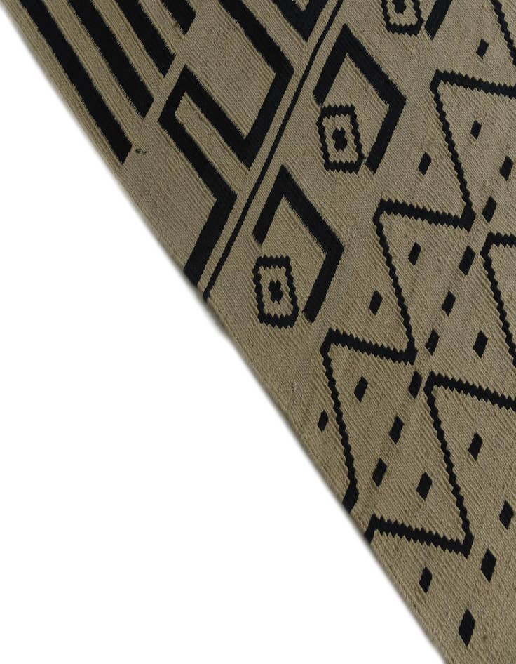 Detail image of  6' 1 x 8' 1  Hand Woven Kilim Modern Wool Rug