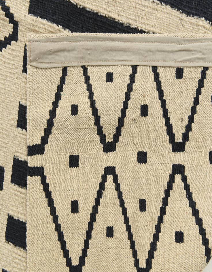 Detail image of  6' 1 x 8' 1  Hand Woven Kilim Modern Wool Rug