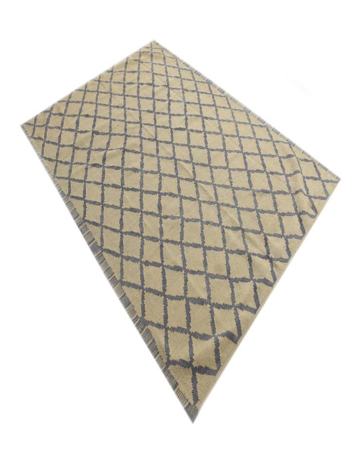 Detail image of  5' 9 x 7' 10  Hand Woven Kilim Modern Wool Rug