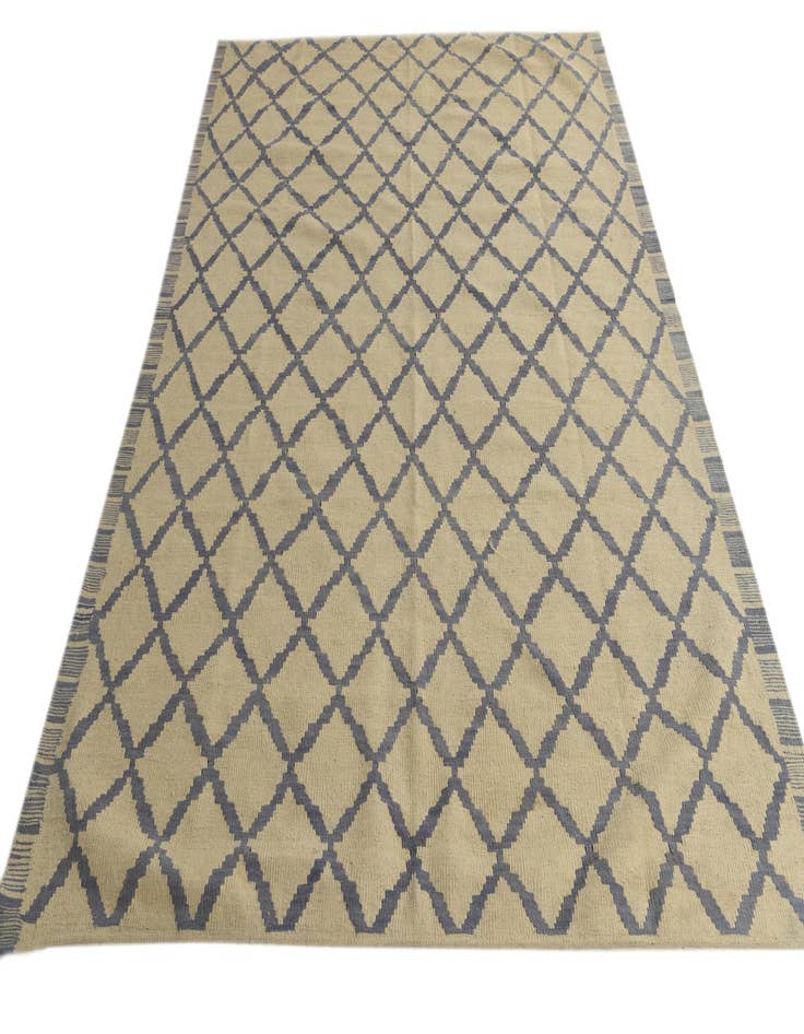 Detail image of  5' 9 x 7' 10  Hand Woven Kilim Modern Wool Rug