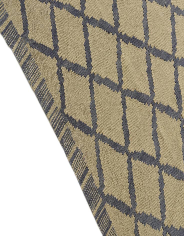 Detail image of  5' 9 x 7' 10  Hand Woven Kilim Modern Wool Rug