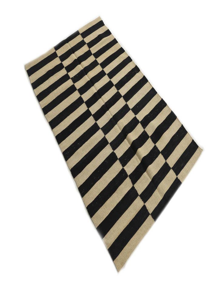 Detail image of  3' 4 x 5' 2  Hand Woven Kilim Modern Wool Rug