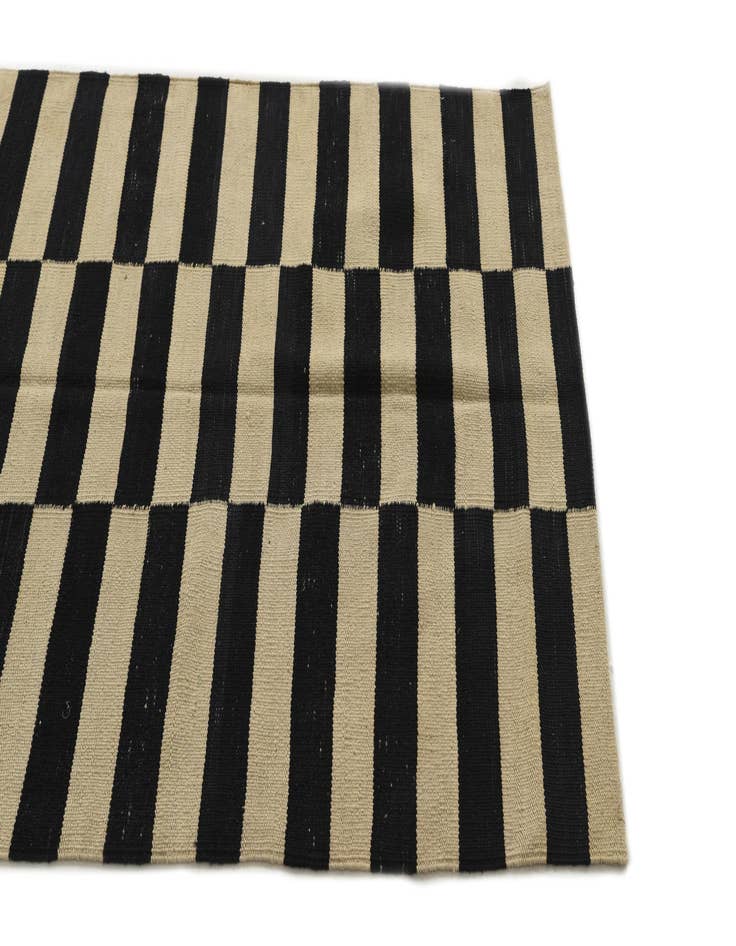 Detail image of  3' 4 x 5' 2  Hand Woven Kilim Modern Wool Rug