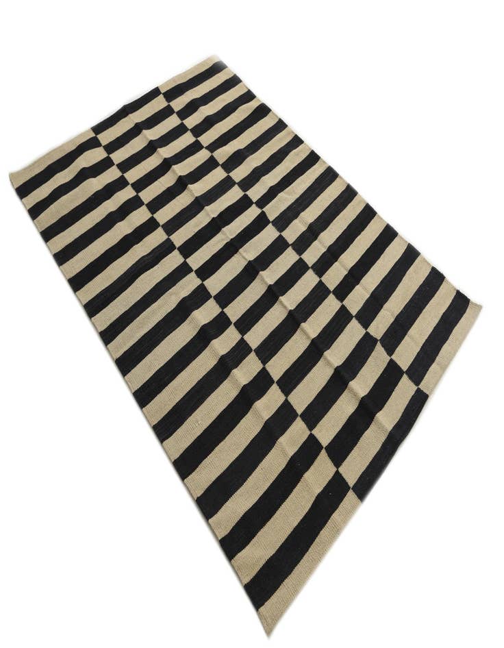 Detail image of  4' 2 x 5' 9  Hand Woven Kilim Modern Wool Rug