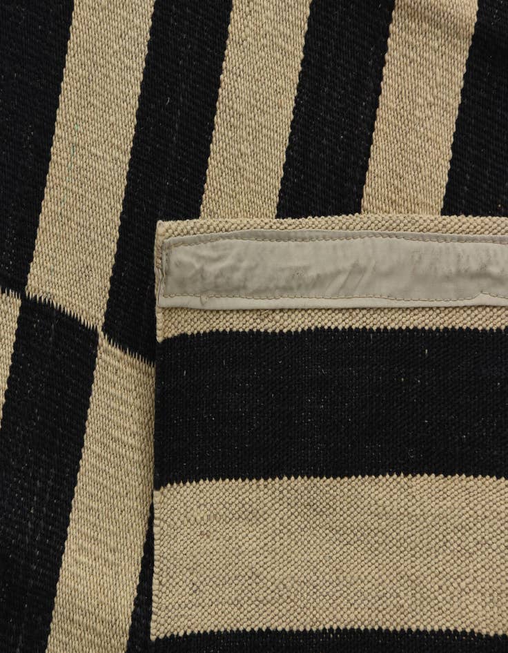 Detail image of  4' 2 x 5' 9  Hand Woven Kilim Modern Wool Rug