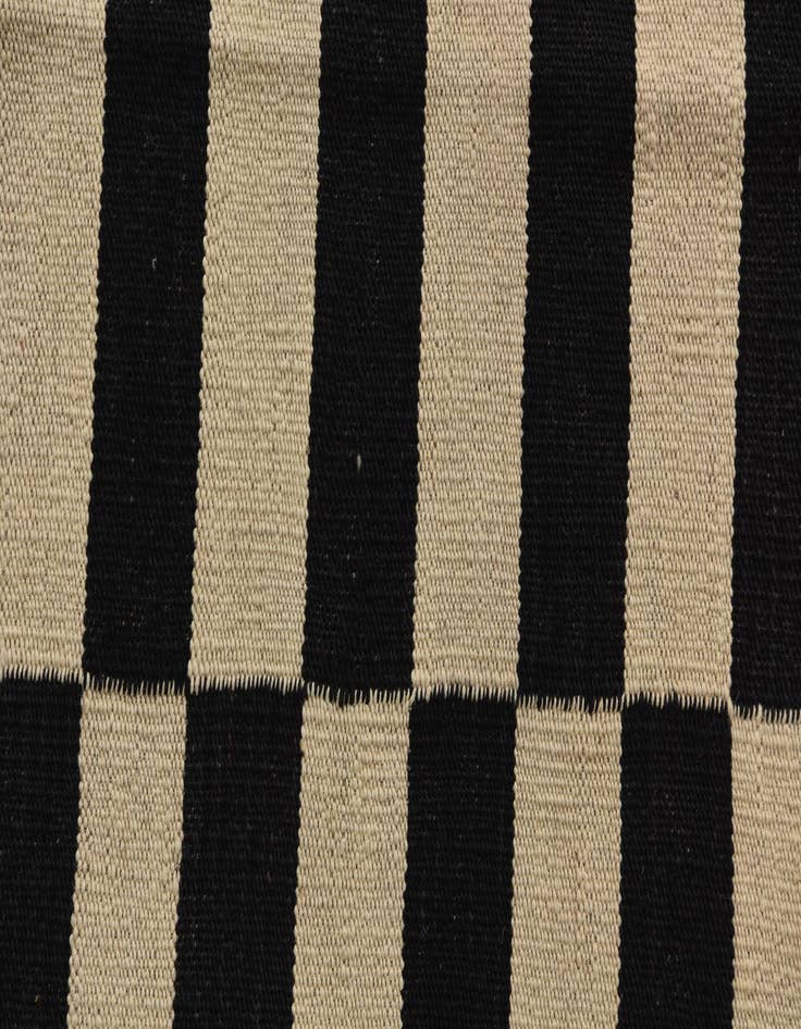 Detail image of  4' 3 x 6'  Hand Woven Kilim Modern Wool Rug