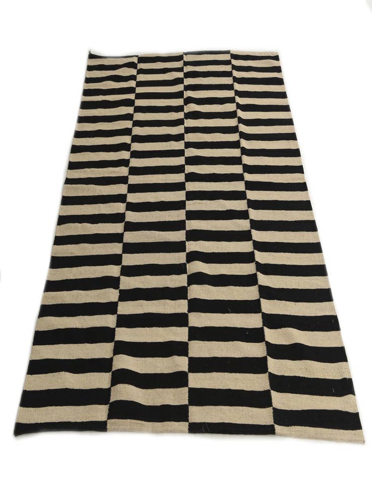 Detail image of  5' 1 x 6' 4  Hand Woven Kilim Modern Wool Rug