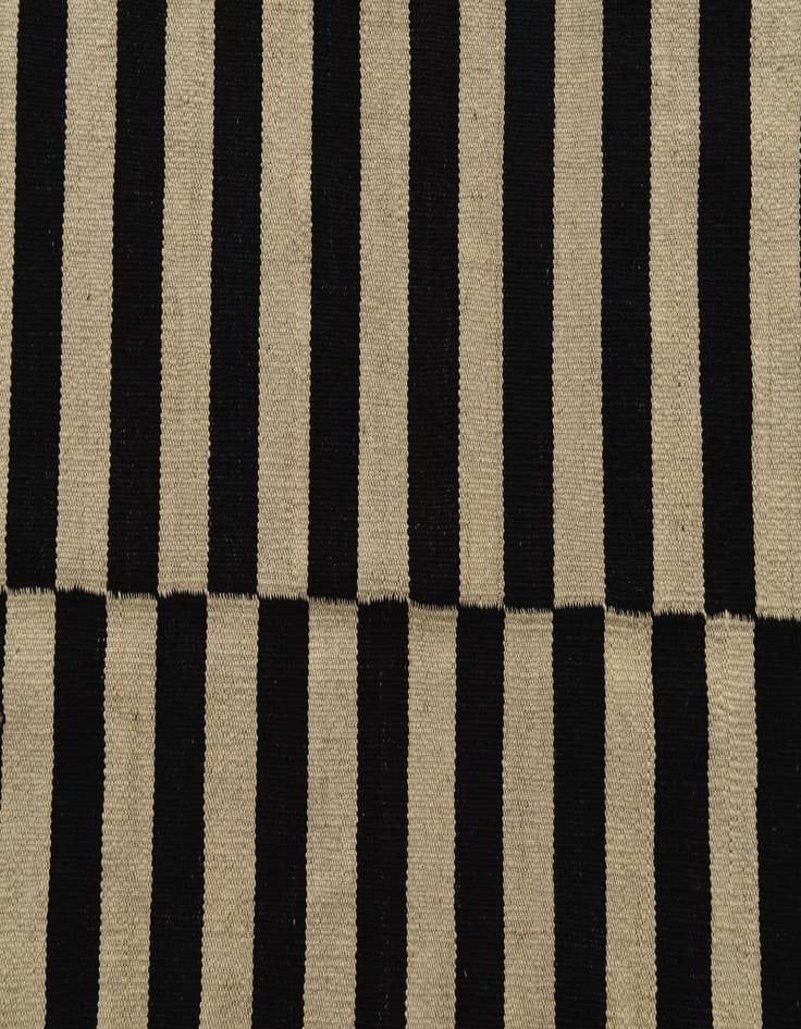 Detail image of  5' 1 x 6' 4  Hand Woven Kilim Modern Wool Rug