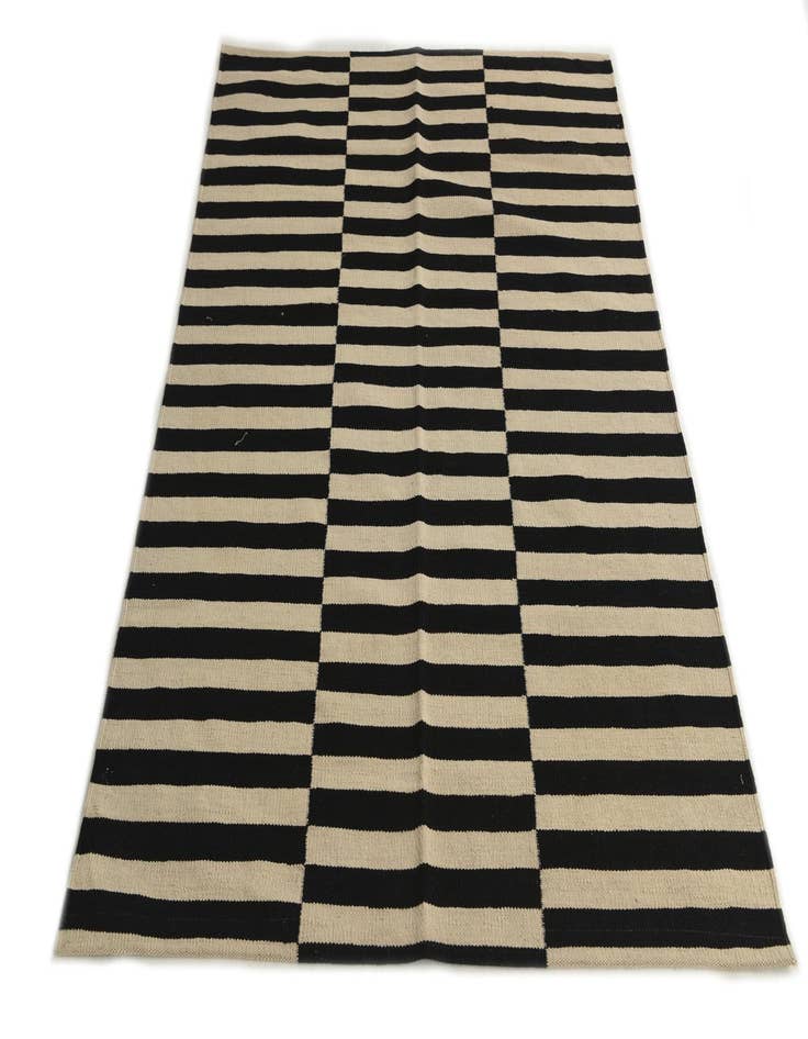 Detail image of  4' 1 x 5' 10  Hand Woven Kilim Modern Wool Rug