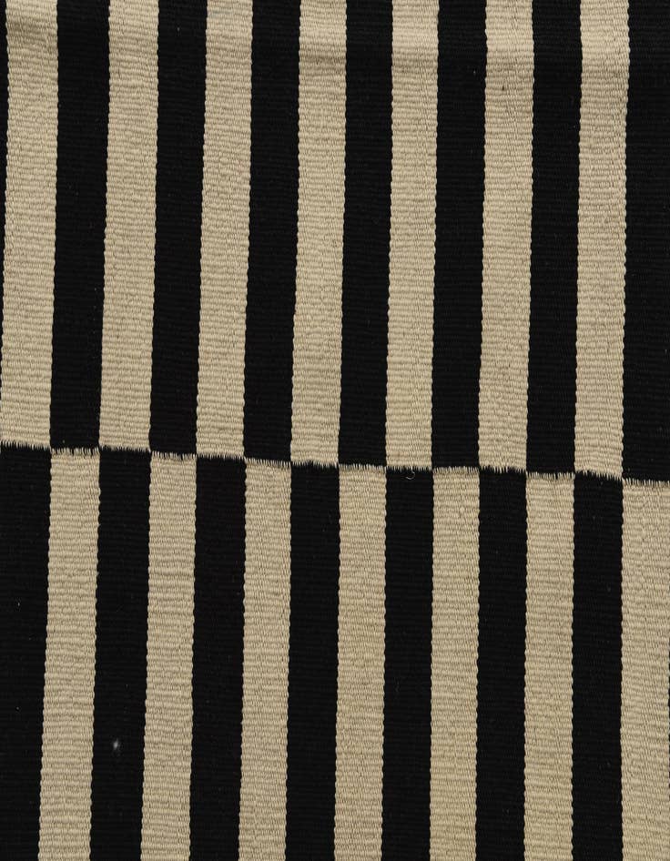 Detail image of  4' 1 x 5' 10  Hand Woven Kilim Modern Wool Rug