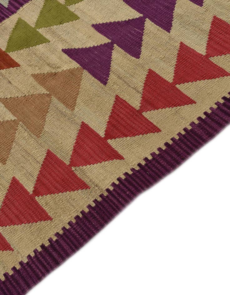 Detail image of  6' 8 x 9' 8  Hand Woven Kilim Modern Wool Rug