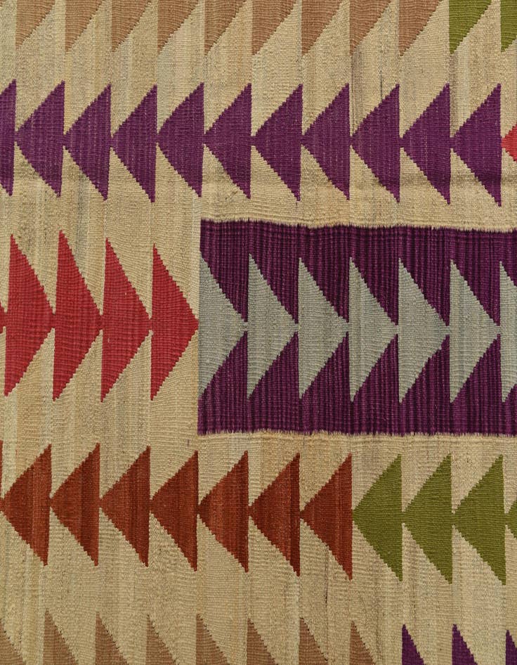 Detail image of  6' 8 x 9' 8  Hand Woven Kilim Modern Wool Rug