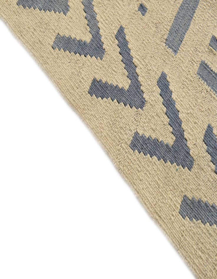 Detail image of  5' 2 x 6' 5  Hand Woven Kilim Modern Wool Rug