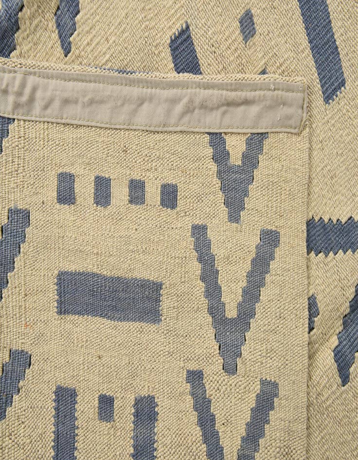 Detail image of  5' 2 x 6' 5  Hand Woven Kilim Modern Wool Rug