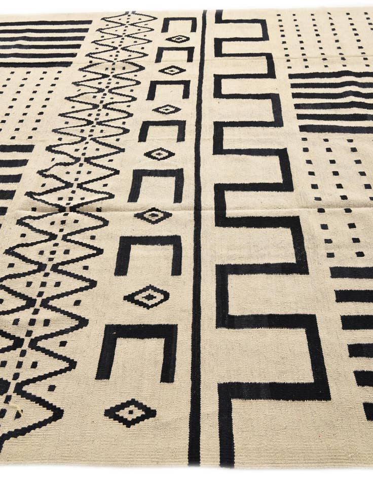 Detail image of  8' 6 x 9' 5  Hand Woven Kilim Modern Wool Rug