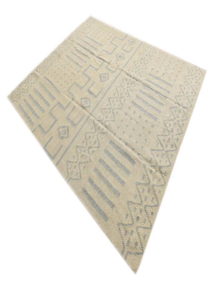 Detail image of  5' 1 x 6' 5  Hand Woven Kilim Modern Wool Rug