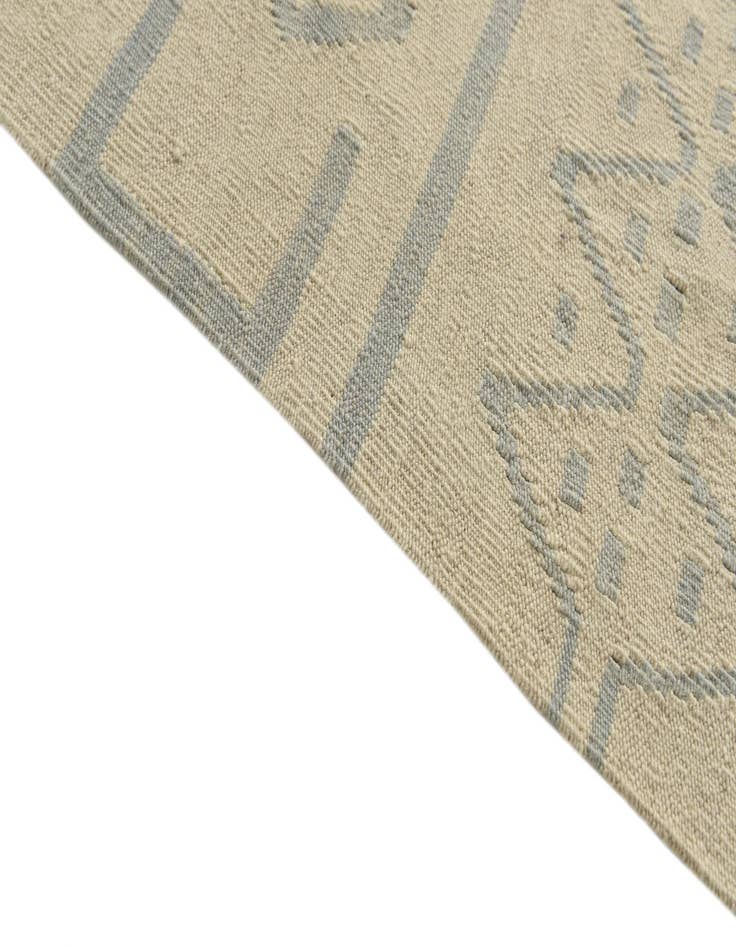 Detail image of  5' 1 x 6' 5  Hand Woven Kilim Modern Wool Rug