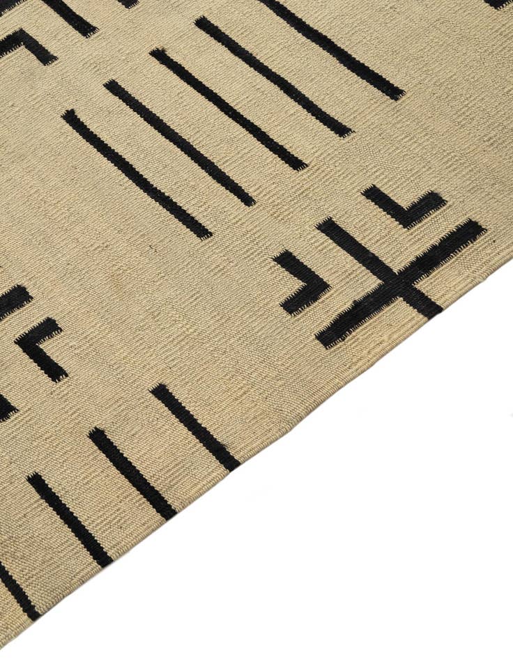 Detail image of  6' 11 x 9' 3  Hand Woven Kilim Modern Wool Rug